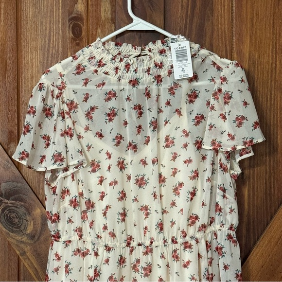 NEW Torrid Mini Chiffon Smocked Dress Rose Floral Size 00 - Picture 2 of 9